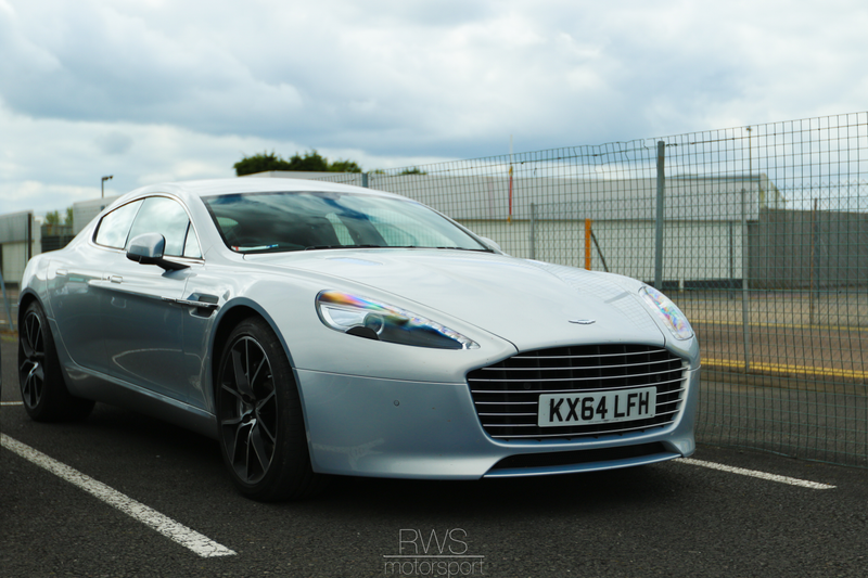 Illustration for article titled Silverstone Photodump